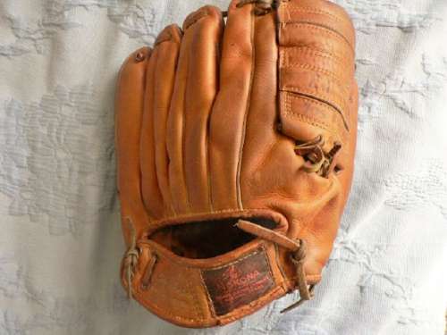 Carl Erskine Nokona G57 Back